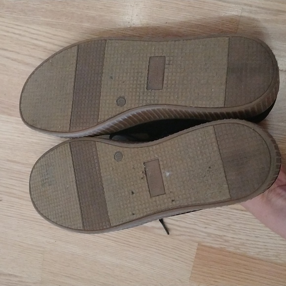 Brash Sneakers - Picture 3 of 3